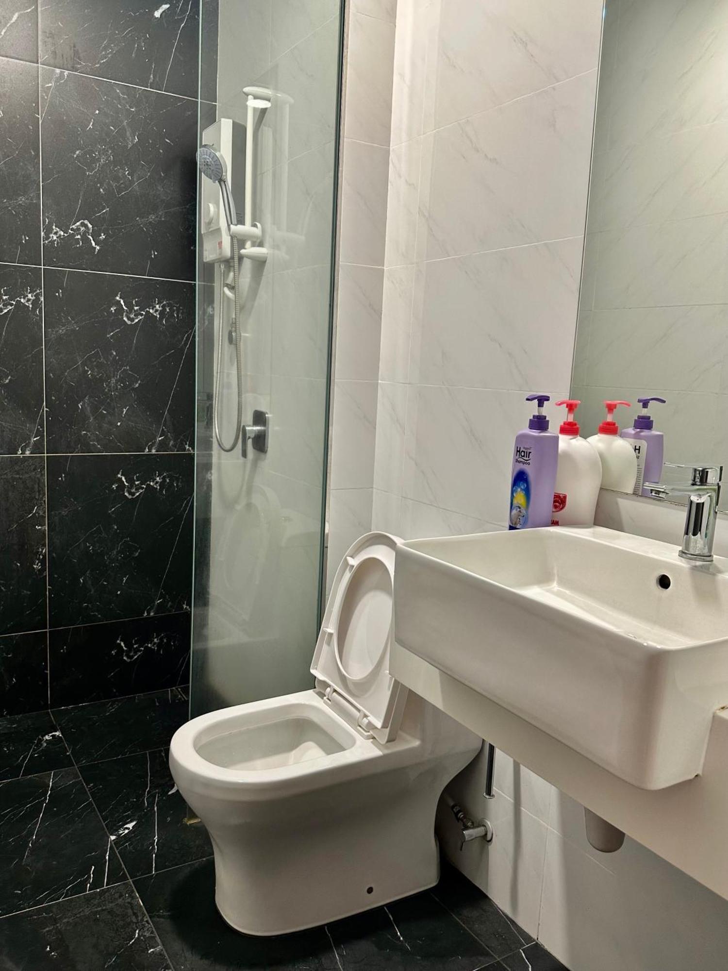 Beacon Executive Suite - City View - By Iz Джордж Таун Екстериор снимка
