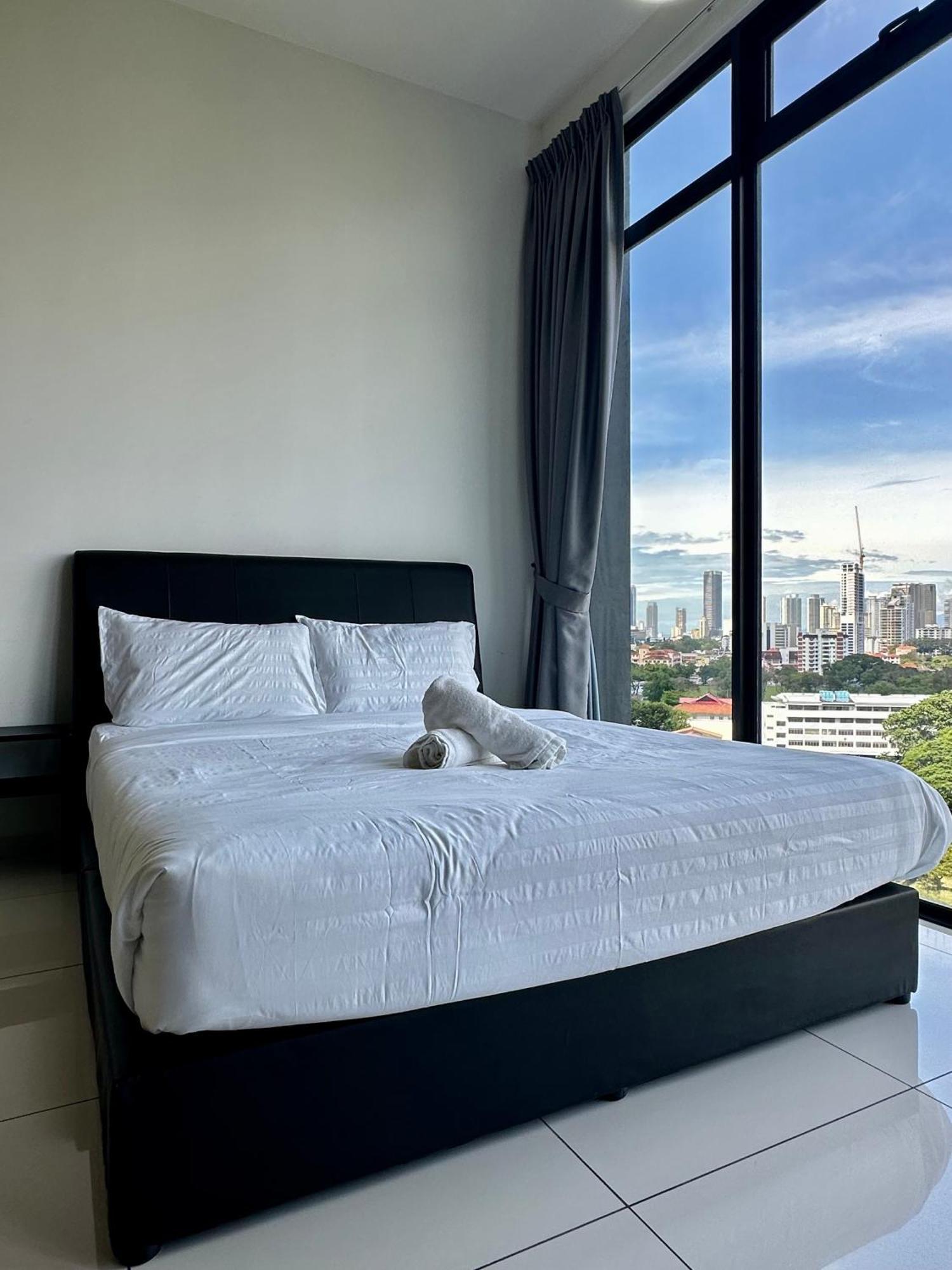 Beacon Executive Suite - City View - By Iz Джордж Таун Екстериор снимка