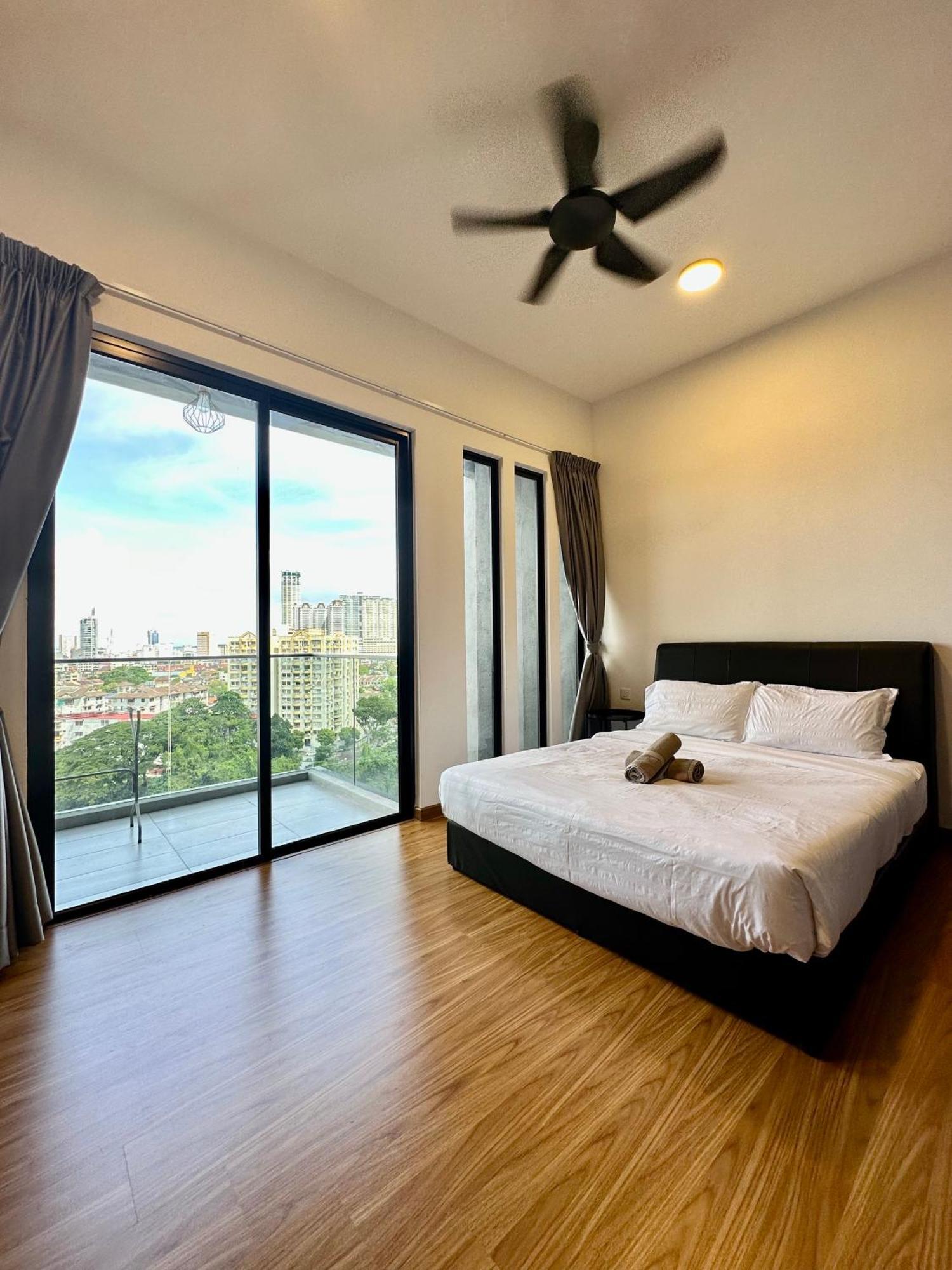 Beacon Executive Suite - City View - By Iz Джордж Таун Екстериор снимка