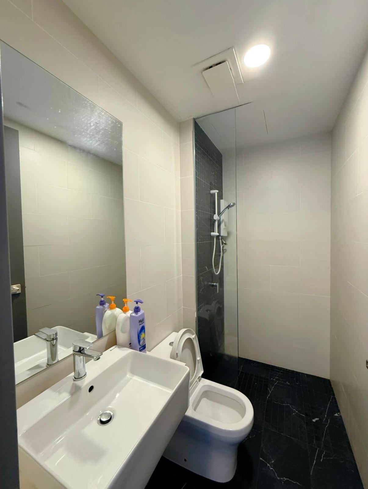 Beacon Executive Suite - City View - By Iz Джордж Таун Екстериор снимка